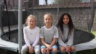 Gymnastique dans notre trampoline w Hyloni et Rachel [upl. by Joline]