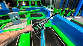 TOUT SEUL EN BMX DANS UN TRAMPOLINE PARK [upl. by Teryn591]